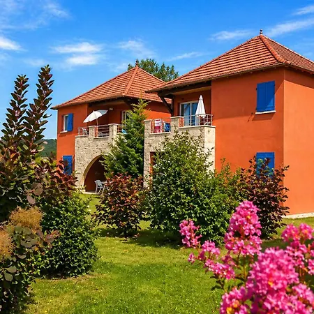 T3 Chaleureux Avec Terrasse, Piscine Et Parking * Prayssac
