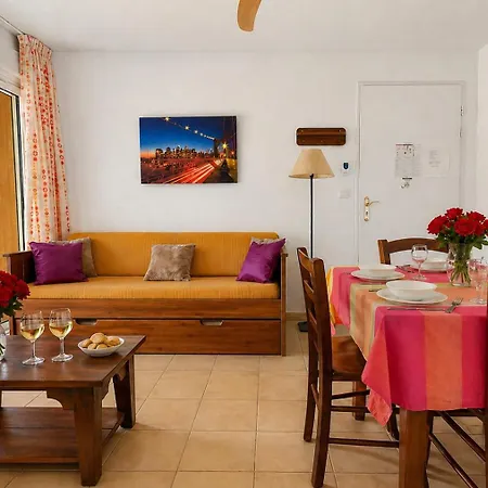 T3 Chaleureux Avec Terrasse, Piscine Et Parking Appartamento Prayssac