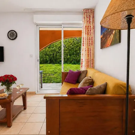 T3 Chaleureux Avec Terrasse, Piscine Et Parking Appartamento *