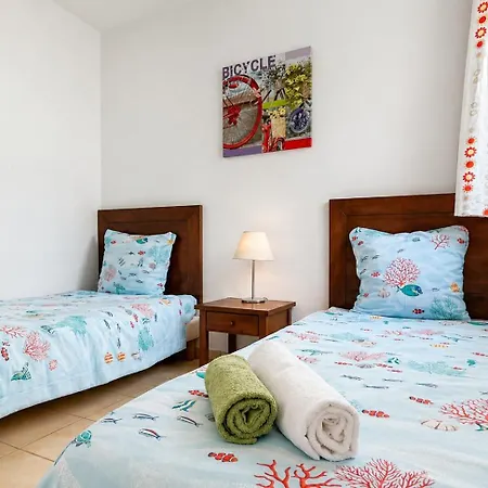 Appartamento T3 Chaleureux Avec Terrasse, Piscine Et Parking *
